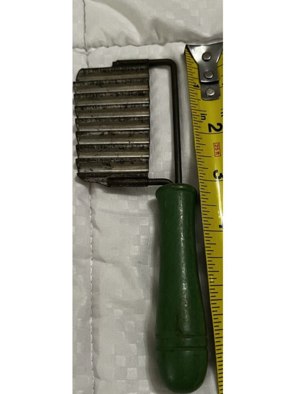 Vintage Wavy Crinkle Cutter Veg Slicer Manual Metal Blade Wooden Green Handle